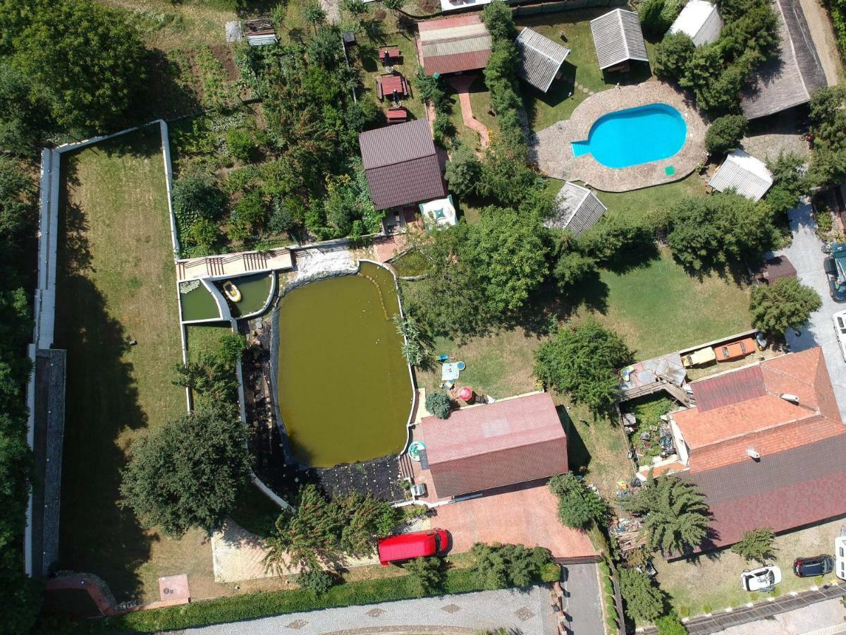 Camping Robinson Country Club Oradea Exterior photo